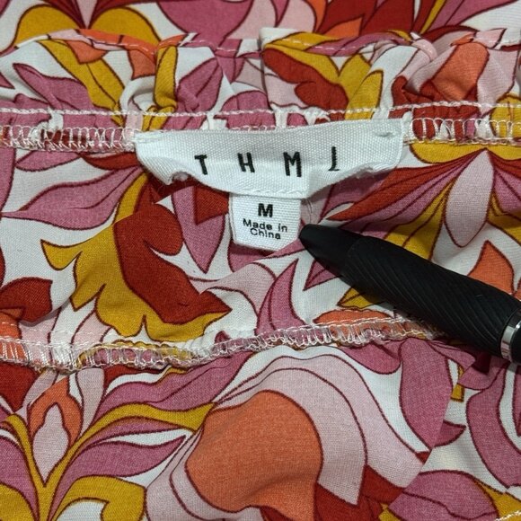 THML Anthropologie Blouse T-shirt M Floral Ruffle Colorful Pink Orange Preppy - Picture 6 of 9